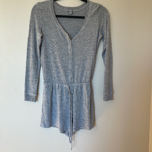 Aerie long-sleeved Pajama Romper Gray Size Small - Picture 5 of 11